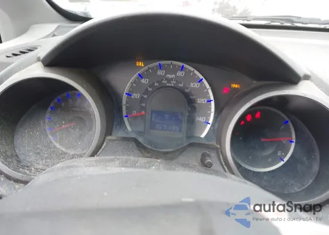 2010 Honda Fit z USA, uszkodzony, nr VIN JHMGE8H27AC037582